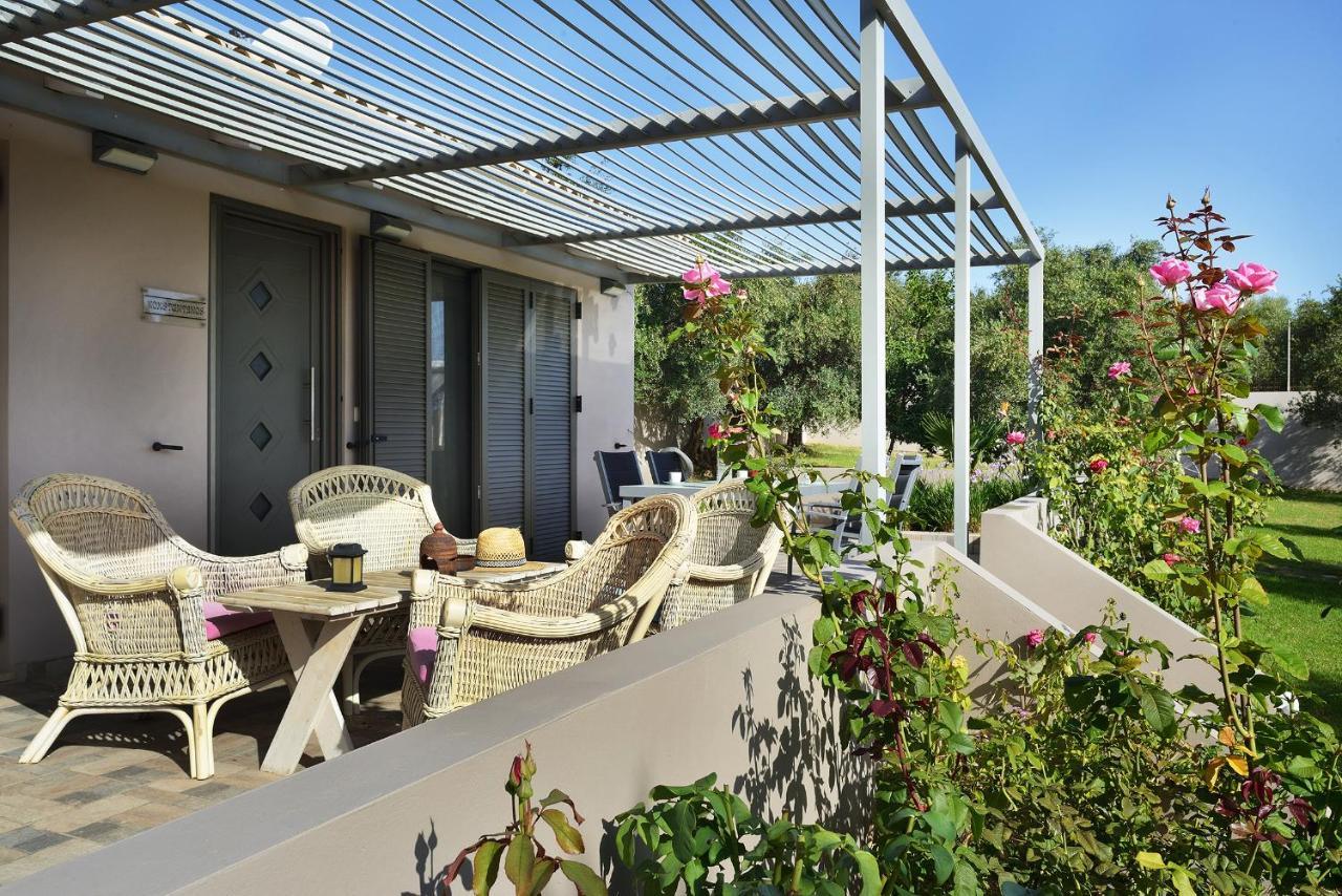 Alexandra'S Garden Houses Stalos Exterior photo