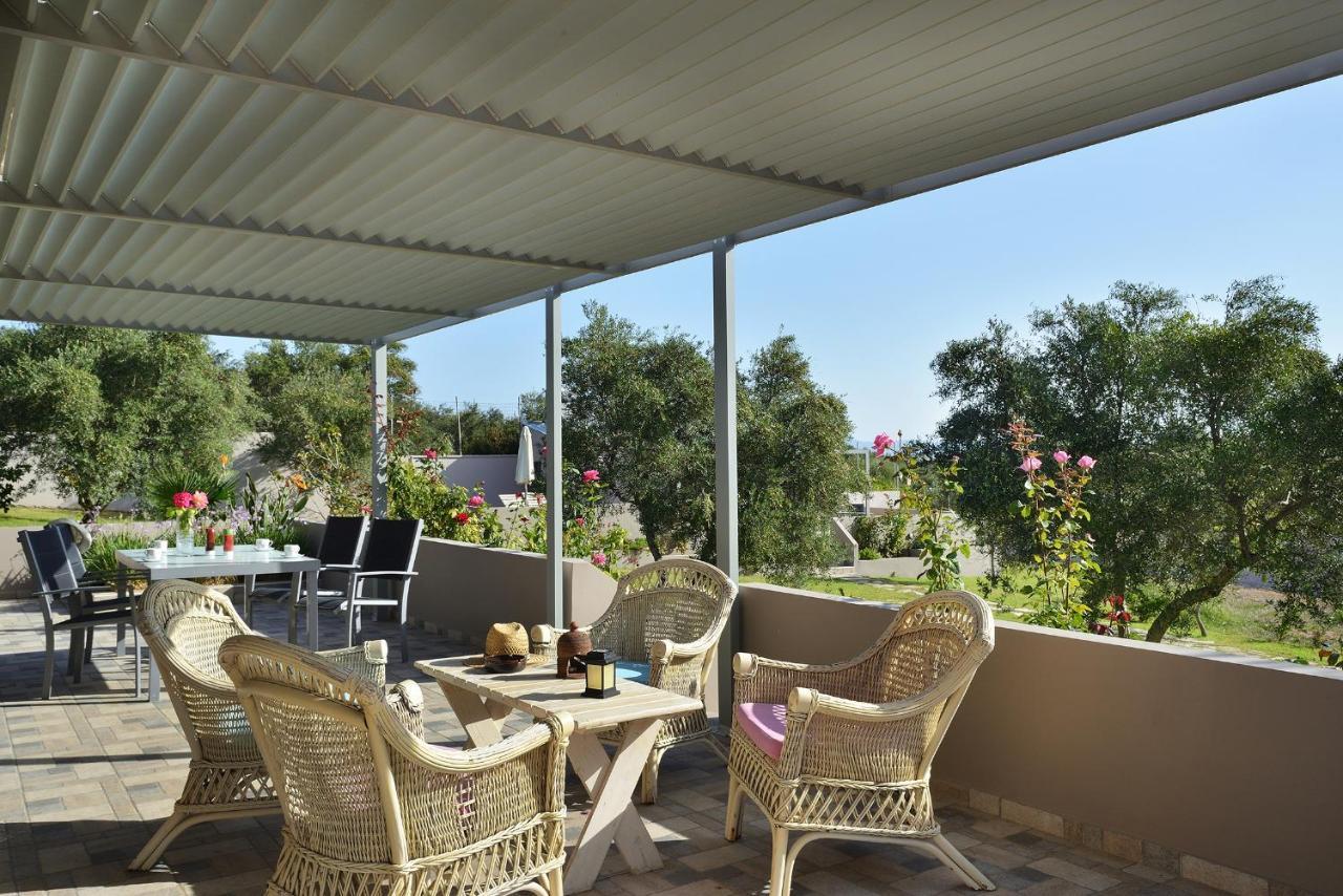 Alexandra'S Garden Houses Stalos Exterior photo