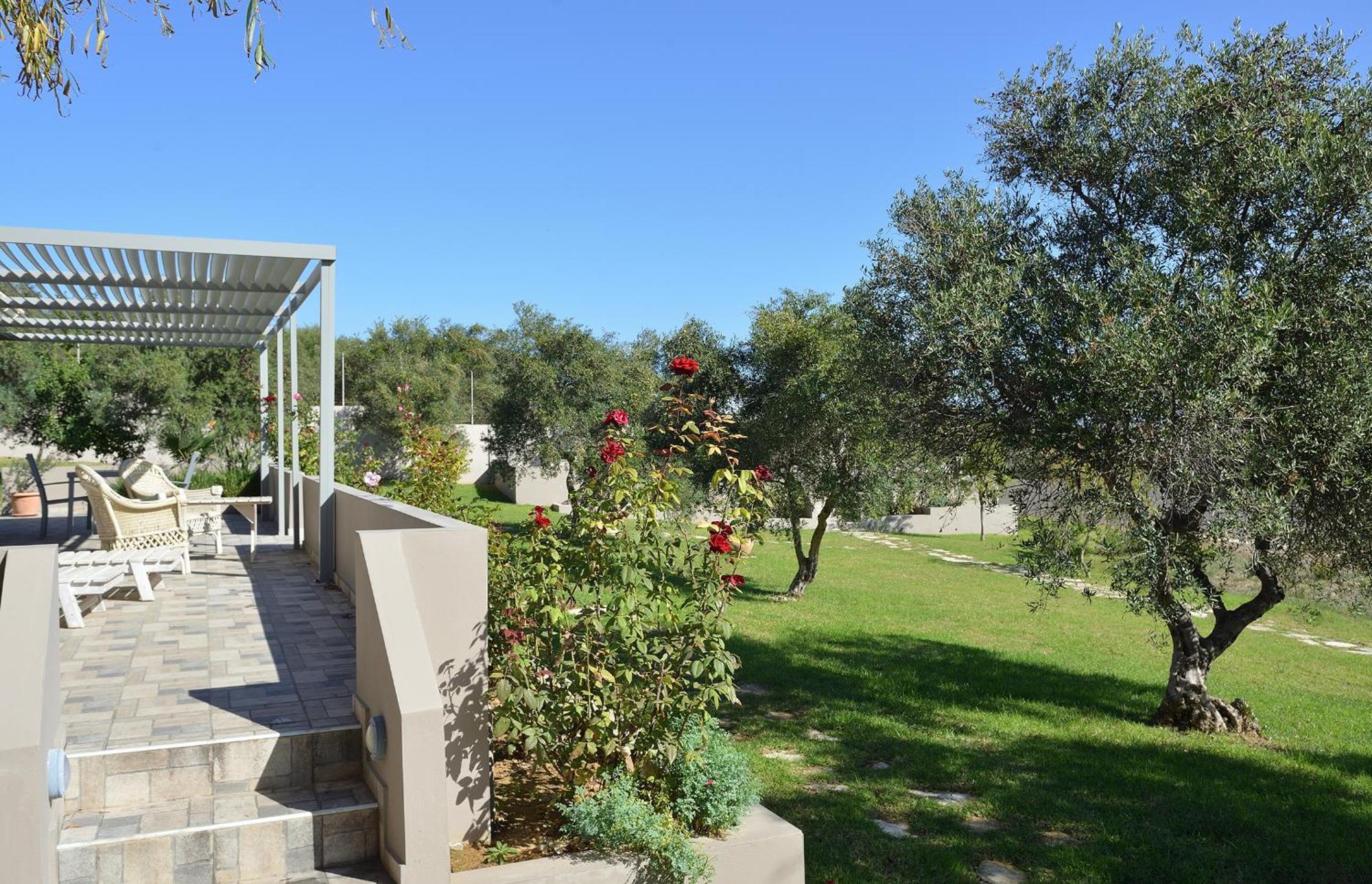 Alexandra'S Garden Houses Stalos Exterior photo